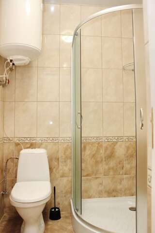 Мини-отель FreeDom Каменец-Подольский Трехместный номер-3