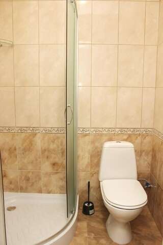 Мини-отель FreeDom Каменец-Подольский Стандартный двухместный номер с 1 кроватью-3